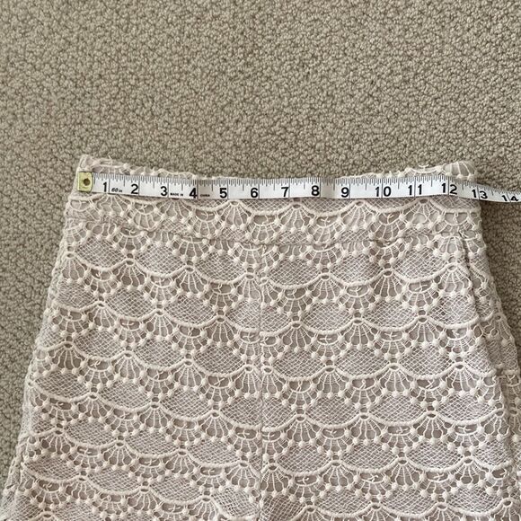 NEW Express High Rise Scalloped Lace Shorts Business Chic Cream 00 0 NWT RARE - Picture 6 of 9